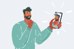 Ragazzo che si specchia nel telefono